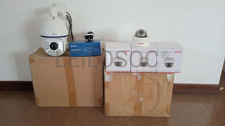 Câmeras de vigilância + Equipamentos de vigilância + Equipamentos de vigilância + Equipamentos de vigilância + Equipamentos de vigilância + Equipamentos de vigilância ·