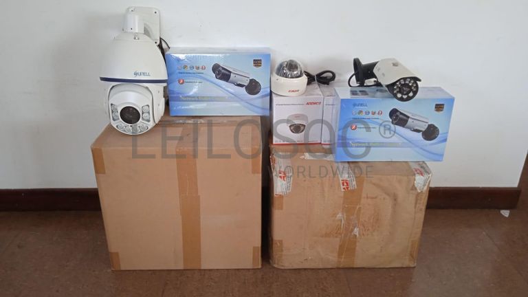 Câmeras de vigilância + Equipamentos de vigilância + Equipamentos de vigilância + Equipamentos de vigilância + Equipamentos de vigilância + Equipamentos de vigilância ·