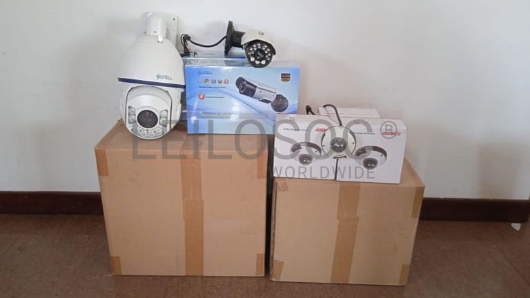 Câmeras de vigilância + Equipamentos de vigilância + Equipamentos de vigilância + Equipamentos de vigilância + Equipamentos de vigilância + Equipamentos de vigilância ·