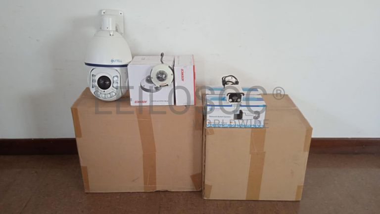 Câmeras de vigilância + Equipamentos de vigilância + Equipamentos de vigilância + Equipamentos de vigilância + Câmeras IP + Câmeras IP ·