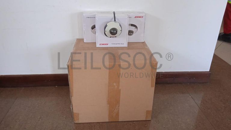 Câmeras de vigilância + Equipamentos de vigilância + Equipamentos de vigilância + Equipamentos de vigilância + Equipamentos de vigilância + Equipamentos de vigilância ·