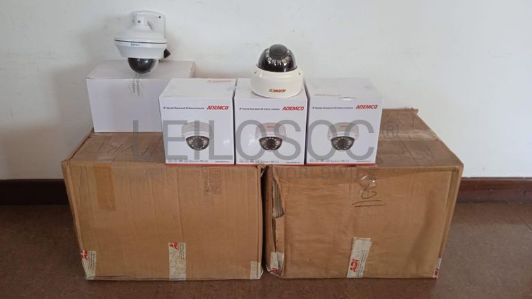 Câmeras de vigilância + Equipamentos de vigilância + Equipamentos de vigilância + Equipamentos de vigilância + Equipamentos de vigilância + Equipamentos de vigilância ·