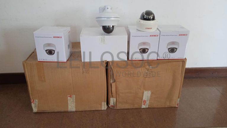 Câmeras de vigilância + Equipamentos de vigilância + Equipamentos de vigilância + Equipamentos de vigilância + Equipamentos de vigilância + Equipamentos de vigilância ·