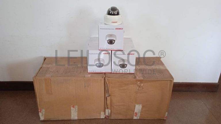 Câmeras de vigilância + Equipamentos de vigilância + Equipamentos de vigilância + Equipamentos de vigilância + Equipamentos de vigilância + Equipamentos de vigilância ·