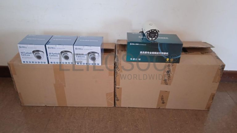 Câmeras de vigilância + Equipamentos de vigilância + Equipamentos de vigilância + Equipamentos de vigilância + Equipamentos de vigilância + Equipamentos de vigilância ·