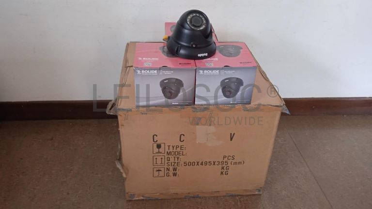 Equipamentos de vigilância + Equipamentos de vigilância + Equipamentos de vigilância + Equipamentos de vigilância + Equipamentos de vigilância ·