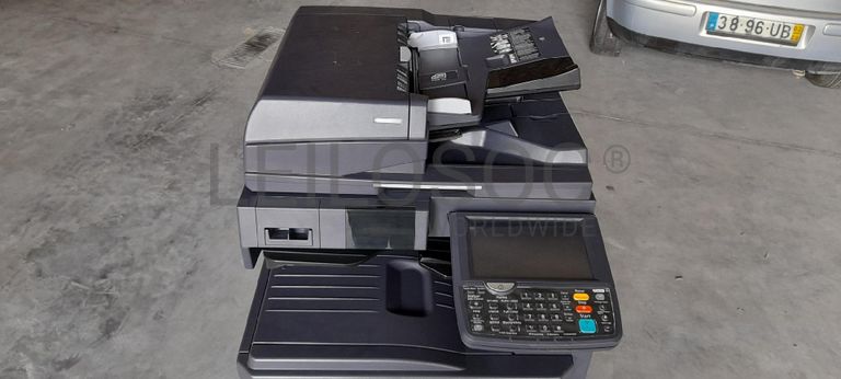 Fotocopiadora multifunções KYOCERA TASKALFA 2551C