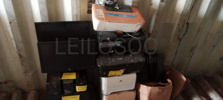 Termos acumulador + Bebedouros + Diversos + Tv + Material Informático + Cabo de Rede + Mobiliário + Bobina + Bobinas + Máquinas de corte de relva + Cabos de aço + Radiador + Armazém ·