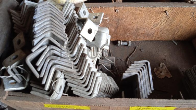 Diversos + Diversos + Caixas de Ferramentas + Diversos + Diversos + Diversos + Diversos + Diversos + Diversos + Diversos + Lâmpadas de longo alcance. + Anilhas + Diversos + Heat Shrinks + Diversos + Discos de Corte + Motores + Porcas + Diversos + Braçadeiras + Diversos + Chapas 1,5m + Contentor de 40P ·