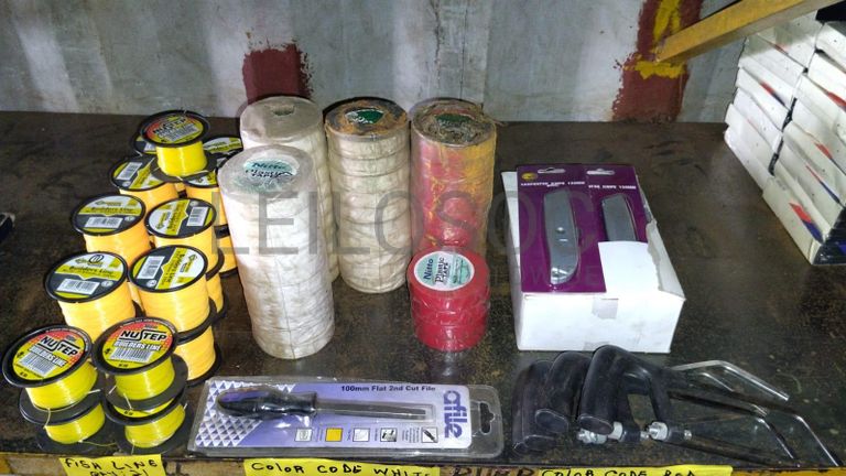 Diversos + Diversos + Grampos + Diversos + Diversos + Diversos + Electrodos + Diversos + Diversos + Diversos + Diversos + Diversos + Fitas + Diversos + Diversos + Máquinas Rebarbadora + Diversos + Pregos 50×2.50mm + Diversos + Cintas + Cintas + Cintas + Cintas + Cintas + Mangueiras para maçarico + Cintos de Segurança + Diversos + Diversos + Porcas + Porcas + Diversos + Pregos + Parafusos + Material Hospitalar + Diversos + Cordas + Diversos + Material para Soldadura + Material para Instalacao electrica + Diversos + Spray Q20 + Braçadeiras + Rolos de rede + Cerca de Segurança + Cabo flexível + Abaraçadeiras + Materia para soldadura + Abraçadeiras + Diversos + Bombas de água + Diversos + Compressor + Contentor de 40P ·