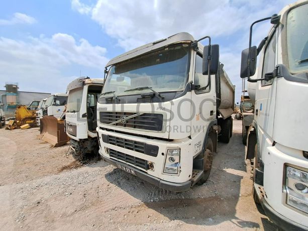Camião Basculante 26 T (6X4) VOLVO FM 13 ·