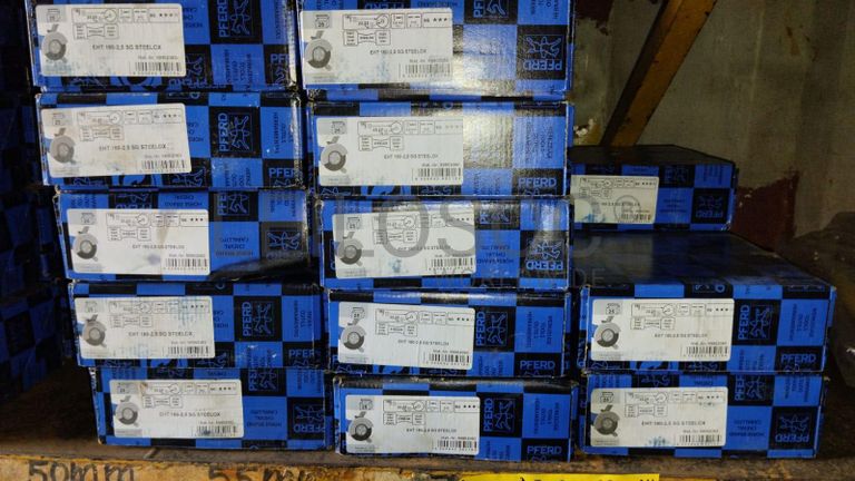 Diversos + Diversos + Grampos + Diversos + Diversos + Diversos + Electrodos + Diversos + Diversos + Diversos + Diversos + Diversos + Fitas + Diversos + Diversos + Máquinas Rebarbadora + Diversos + Pregos 50×2.50mm + Diversos + Cintas + Cintas + Cintas + Cintas + Cintas + Mangueiras para maçarico + Cintos de Segurança + Diversos + Diversos + Porcas + Porcas + Diversos + Pregos + Parafusos + Material Hospitalar + Diversos + Cordas + Diversos + Material para Soldadura + Material para Instalacao electrica + Diversos + Spray Q20 + Braçadeiras + Rolos de rede + Cerca de Segurança + Cabo flexível + Abaraçadeiras + Materia para soldadura + Abraçadeiras + Diversos + Bombas de água + Diversos + Compressor + Contentor de 40P ·