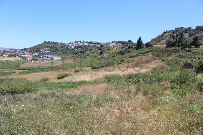 Terreno c/ 5,6 ha · Loures