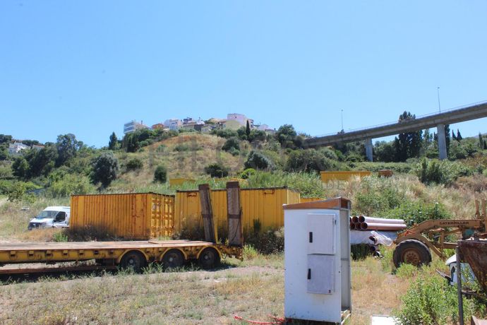 Terreno c/ 1,7 ha · Loures