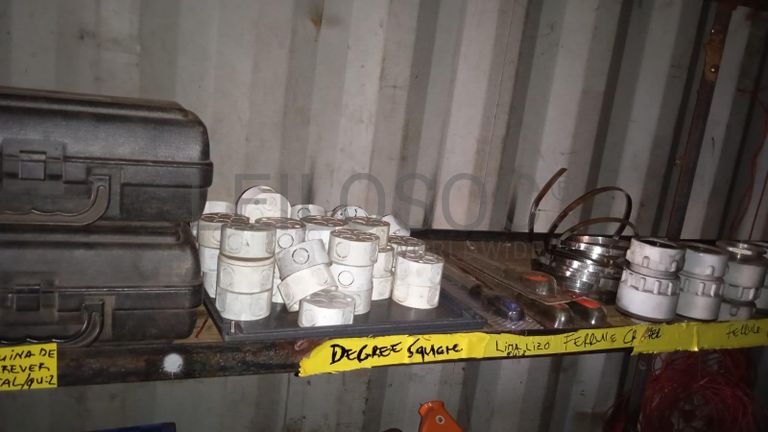 Diversos + Diversos + Caixas de Ferramentas + Diversos + Diversos + Diversos + Diversos + Diversos + Diversos + Diversos + Lâmpadas de longo alcance. + Anilhas + Diversos + Heat Shrinks + Diversos + Discos de Corte + Motores + Porcas + Diversos + Braçadeiras + Diversos + Chapas 1,5m + Contentor de 40P ·