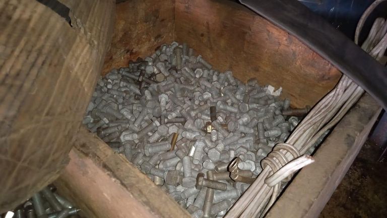 Diversos + Diversos + Caixas de Ferramentas + Diversos + Diversos + Diversos + Diversos + Diversos + Diversos + Diversos + Lâmpadas de longo alcance. + Anilhas + Diversos + Heat Shrinks + Diversos + Discos de Corte + Motores + Porcas + Diversos + Braçadeiras + Diversos + Chapas 1,5m + Contentor de 40P ·