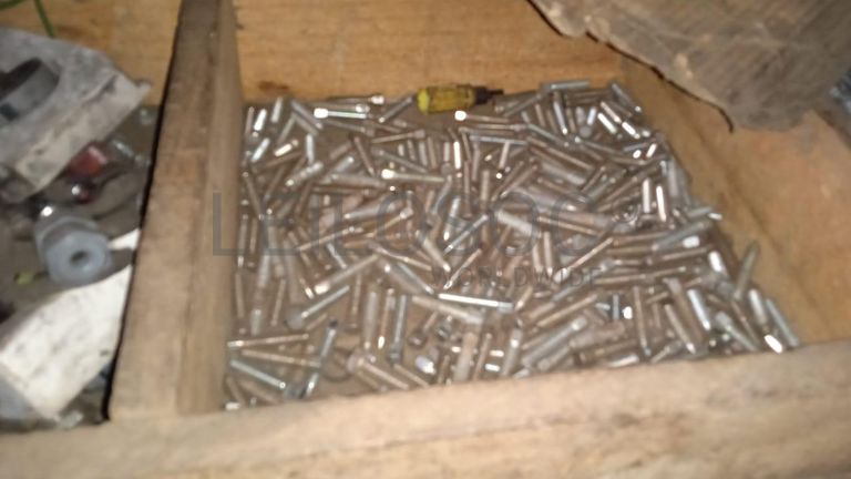 Diversos + Diversos + Caixas de Ferramentas + Diversos + Diversos + Diversos + Diversos + Diversos + Diversos + Diversos + Lâmpadas de longo alcance. + Anilhas + Diversos + Heat Shrinks + Diversos + Discos de Corte + Motores + Porcas + Diversos + Braçadeiras + Diversos + Chapas 1,5m + Contentor de 40P ·