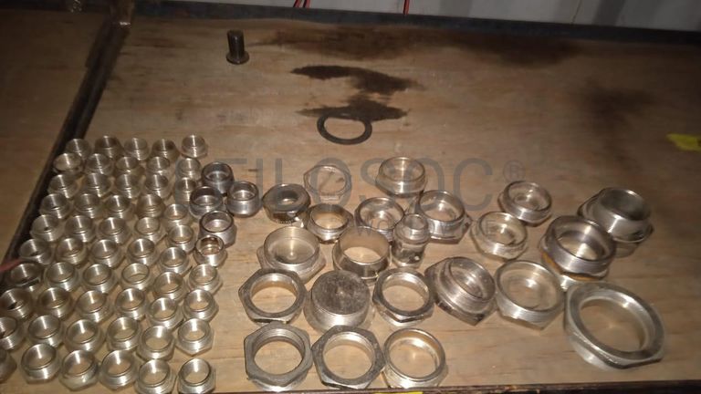 Diversos + Diversos + Caixas de Ferramentas + Diversos + Diversos + Diversos + Diversos + Diversos + Diversos + Diversos + Lâmpadas de longo alcance. + Anilhas + Diversos + Heat Shrinks + Diversos + Discos de Corte + Motores + Porcas + Diversos + Braçadeiras + Diversos + Chapas 1,5m + Contentor de 40P ·