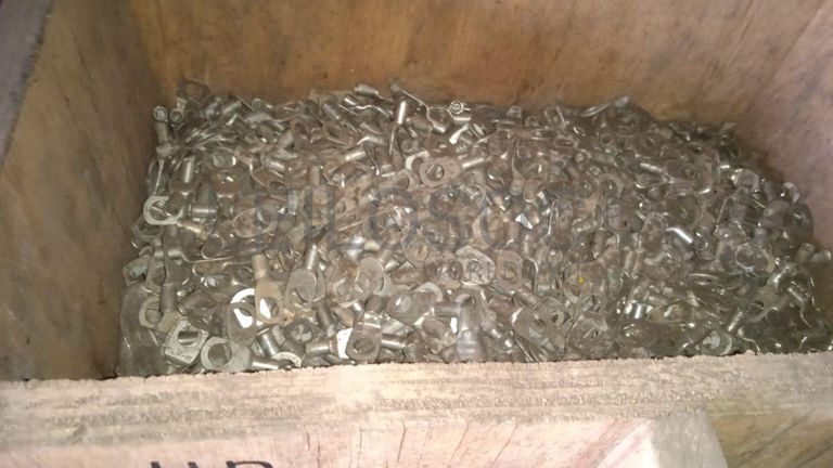 Diversos + Diversos + Caixas de Ferramentas + Diversos + Diversos + Diversos + Diversos + Diversos + Diversos + Diversos + Lâmpadas de longo alcance. + Anilhas + Diversos + Heat Shrinks + Diversos + Discos de Corte + Motores + Porcas + Diversos + Braçadeiras + Diversos + Chapas 1,5m + Contentor de 40P ·