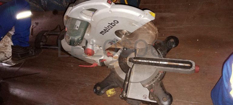 Aspiradores industriais + Diversos + Serra circular + Diversos + Vaporizador GOLDAIR + Diversos + Diversos + Diversos ·