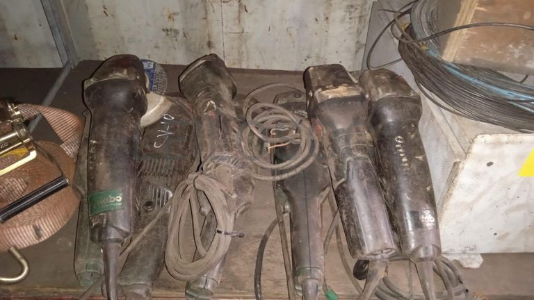 Diversos + Rebarbadeiras + Diversos + Diversos + Rebarbadeiras + Furadeira + Diversos + Braçadeiras + Torque Wreck + Radiadores + Diversos + Diversos + Diversos + Diversos + Diversos + Diversos + Diversos + Diversos + Contentor de 40P ·