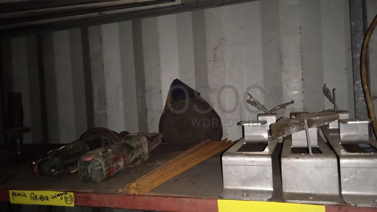 Diversos + Rebarbadeiras + Diversos + Diversos + Rebarbadeiras + Furadeira + Diversos + Braçadeiras + Torque Wreck + Radiadores + Diversos + Diversos + Diversos + Diversos + Diversos + Diversos + Diversos + Diversos + Contentor de 40P ·