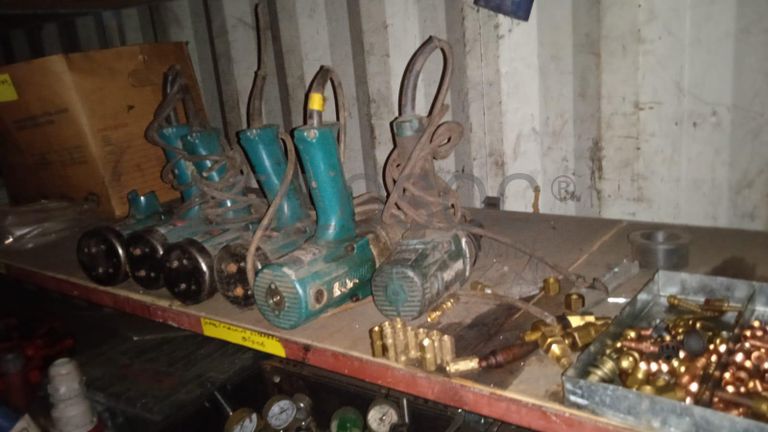 Diversos + Rebarbadeiras + Diversos + Diversos + Rebarbadeiras + Furadeira + Diversos + Braçadeiras + Torque Wreck + Radiadores + Diversos + Diversos + Diversos + Diversos + Diversos + Diversos + Diversos + Diversos + Contentor de 40P ·