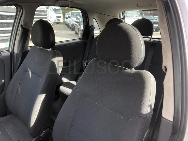 Opel Corsa 1.2 · Ano 2004