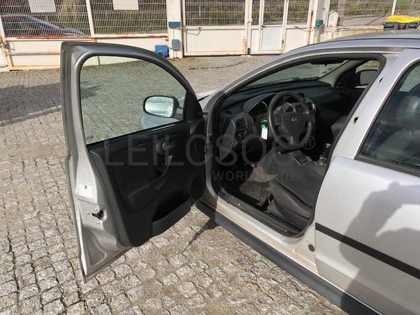 Opel Corsa 1.2 · Ano 2004