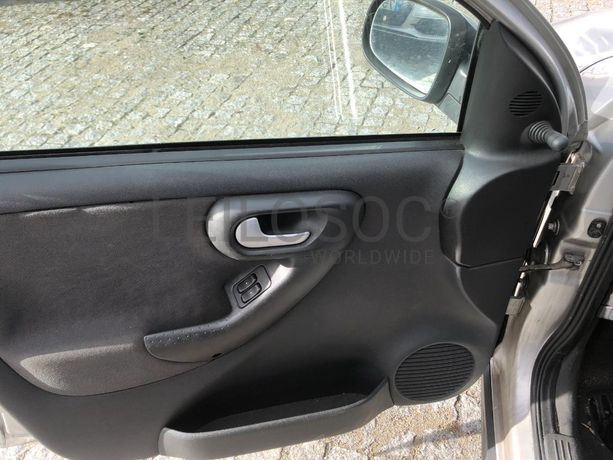 Opel Corsa 1.2 · Ano 2004