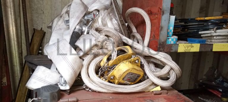 Aspiradores industriais + Diversos + Serra circular + Diversos + Vaporizador GOLDAIR + Diversos + Diversos + Diversos ·