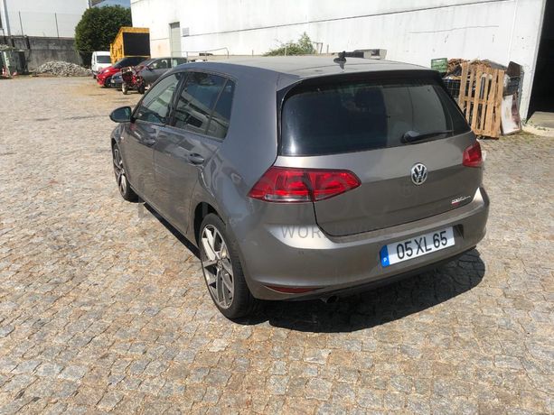 Volkswagen Golf 1.6 TDI · Ano 2014