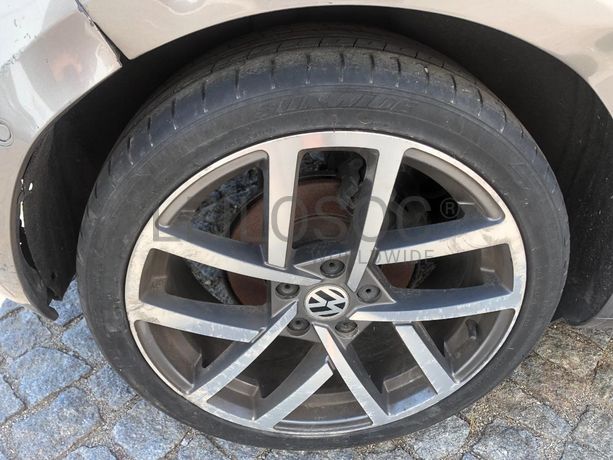 Volkswagen Golf 1.6 TDI · Ano 2014