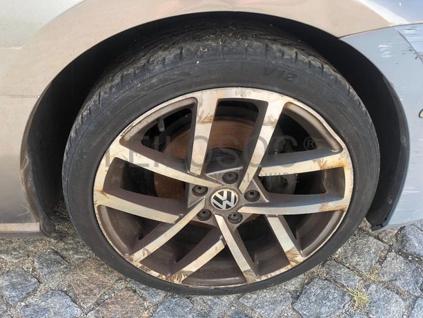Volkswagen Golf 1.6 TDI · Ano 2014