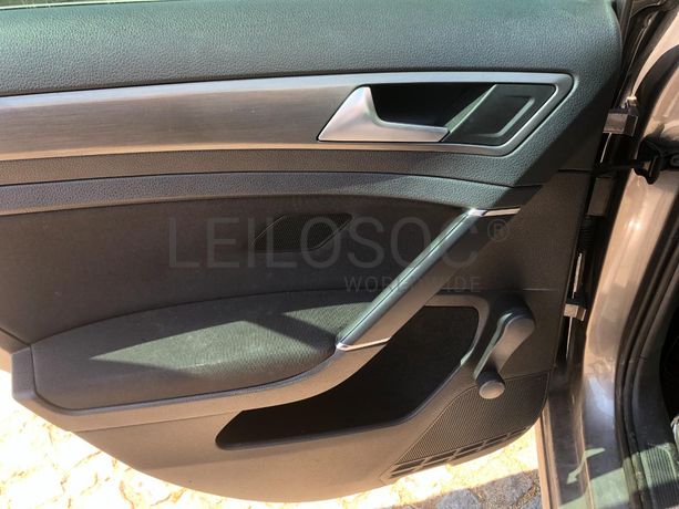 Volkswagen Golf 1.6 TDI · Ano 2014