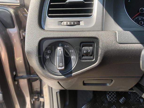 Volkswagen Golf 1.6 TDI · Ano 2014