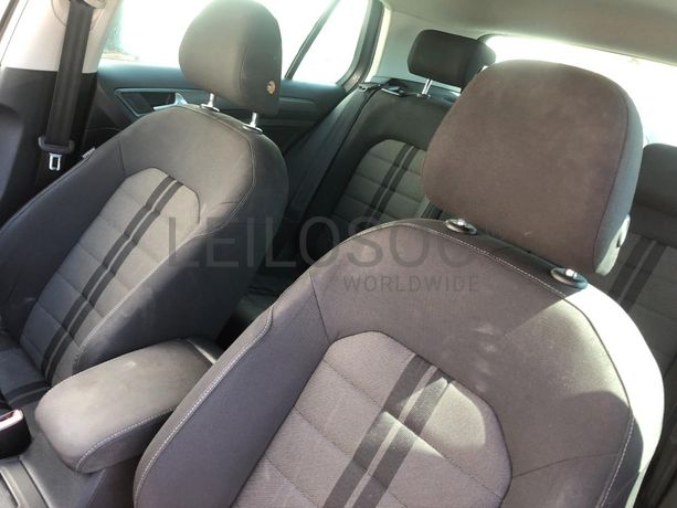 Volkswagen Golf 1.6 TDI · Ano 2014