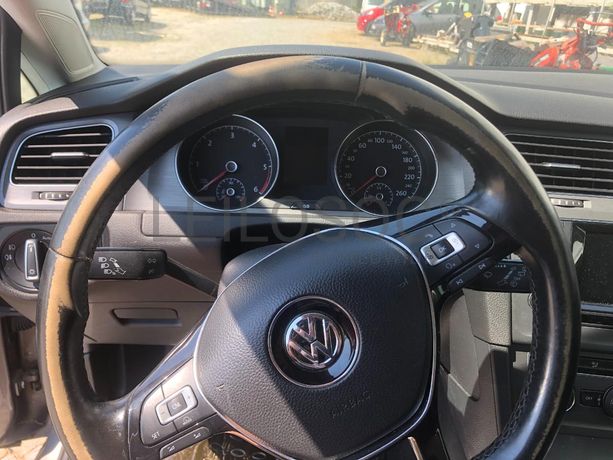 Volkswagen Golf 1.6 TDI · Ano 2014