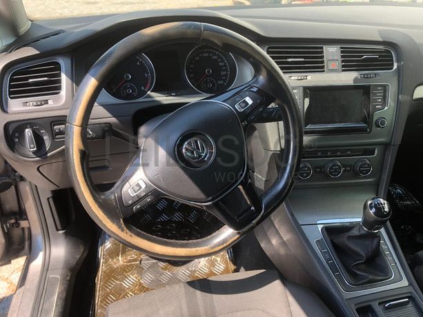 Volkswagen Golf 1.6 TDI · Ano 2014