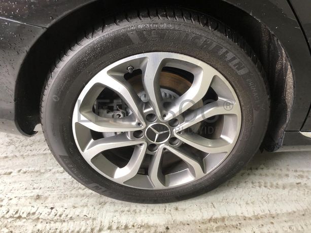 Mercedes-Benz C180D · Ano 2016