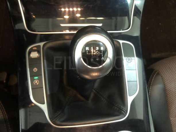 Mercedes-Benz C180D · Ano 2016