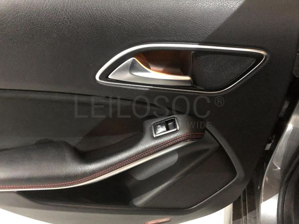 Mercedes-Benz CLA 220 D · Ano 2013