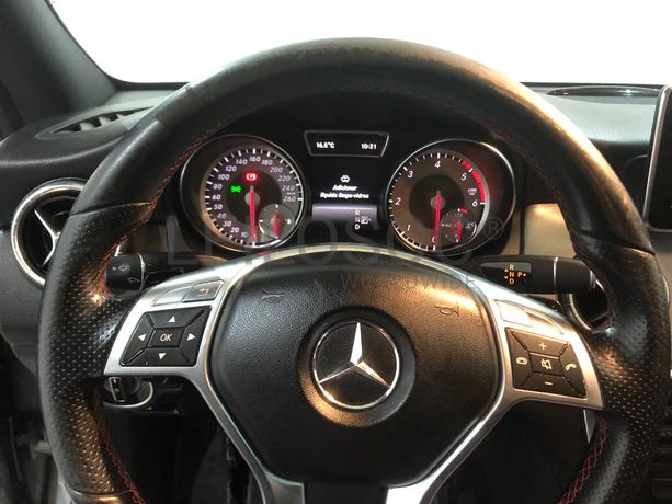 Mercedes-Benz CLA 220 D · Ano 2013