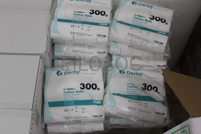 Máscaras Cirúrgicas + Rolos de Algodão + Copos Descartáveis + Desinfetantes