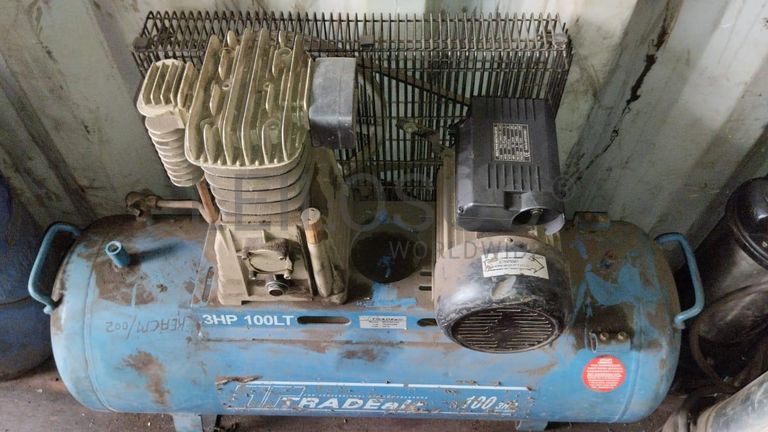 Máquina de soldar tubos pVC + Máquina de soldar tubos PVC + Compressor de Ar + Bombas de água + Macaco hidráulico + Rolos de Arrame + Aventais de couro + Diversos + Diversos + Cabos Hidráulicos + Diversos + Diversos + Mobiliário + Diversos + Diversos + Contentor de 40P ·