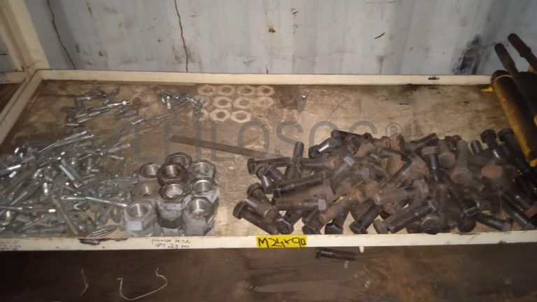 Diversos + Diversos + Diversos + Diversos + Cimento Cola + Parafusos + Diversos + Máquina de soldagem + Caixas de ferramentas + Contentor de 40P ·