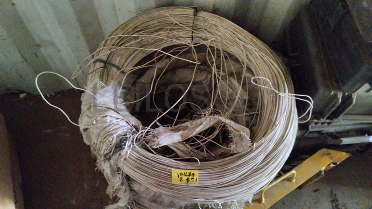 Máquina de soldar tubos pVC + Máquina de soldar tubos PVC + Compressor de Ar + Bombas de água + Macaco hidráulico + Rolos de Arrame + Aventais de couro + Diversos + Diversos + Cabos Hidráulicos + Diversos + Diversos + Mobiliário + Diversos + Diversos + Contentor de 40P ·