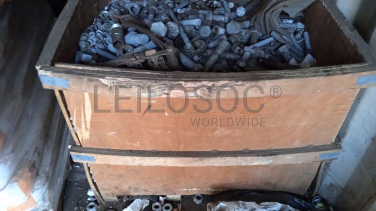 Diversos + Diversos + Diversos + Diversos + Cimento Cola + Parafusos + Diversos + Máquina de soldagem + Caixas de ferramentas + Contentor de 40P ·