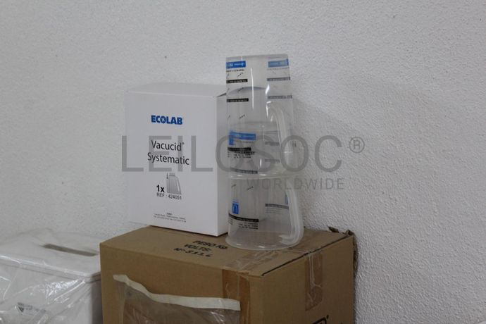 Máscaras Cirúrgicas + Rolos de Algodão + Copos Descartáveis + Desinfetantes