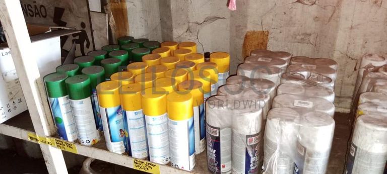 Diversos + Diversos + Rolo de fita + Diversos + Papel higiénico + Diversos + Diversos + Diversos + Diversos + Diversos + Tinta dulux + Diversos + Placas de sinalização + Contentor de 40P ·